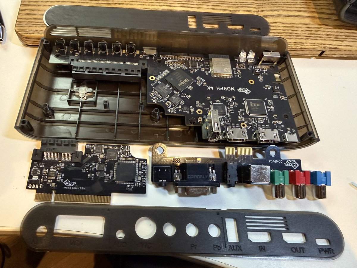 Morph 4KにAnalog Bridgeを装着して、RGBHV・RGBs・RGsB・YPbPr・コンポジット・S-Videoが入力できる ...