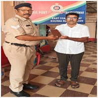 rpf_ecor_kur's tweet photo. Operation Amanat-:On 24.03.2026, RPF Post Bhubaneswar through Cyber Cell/BZA, recovered  Redmi 12C (valued at Rs. 15,000/-) lost on 02.02.2026 from Train No. 11019 near Kazipet. After verification, same was handed over to rightful owner with proper acknowledgment https://t.co/8sFLYRTx24