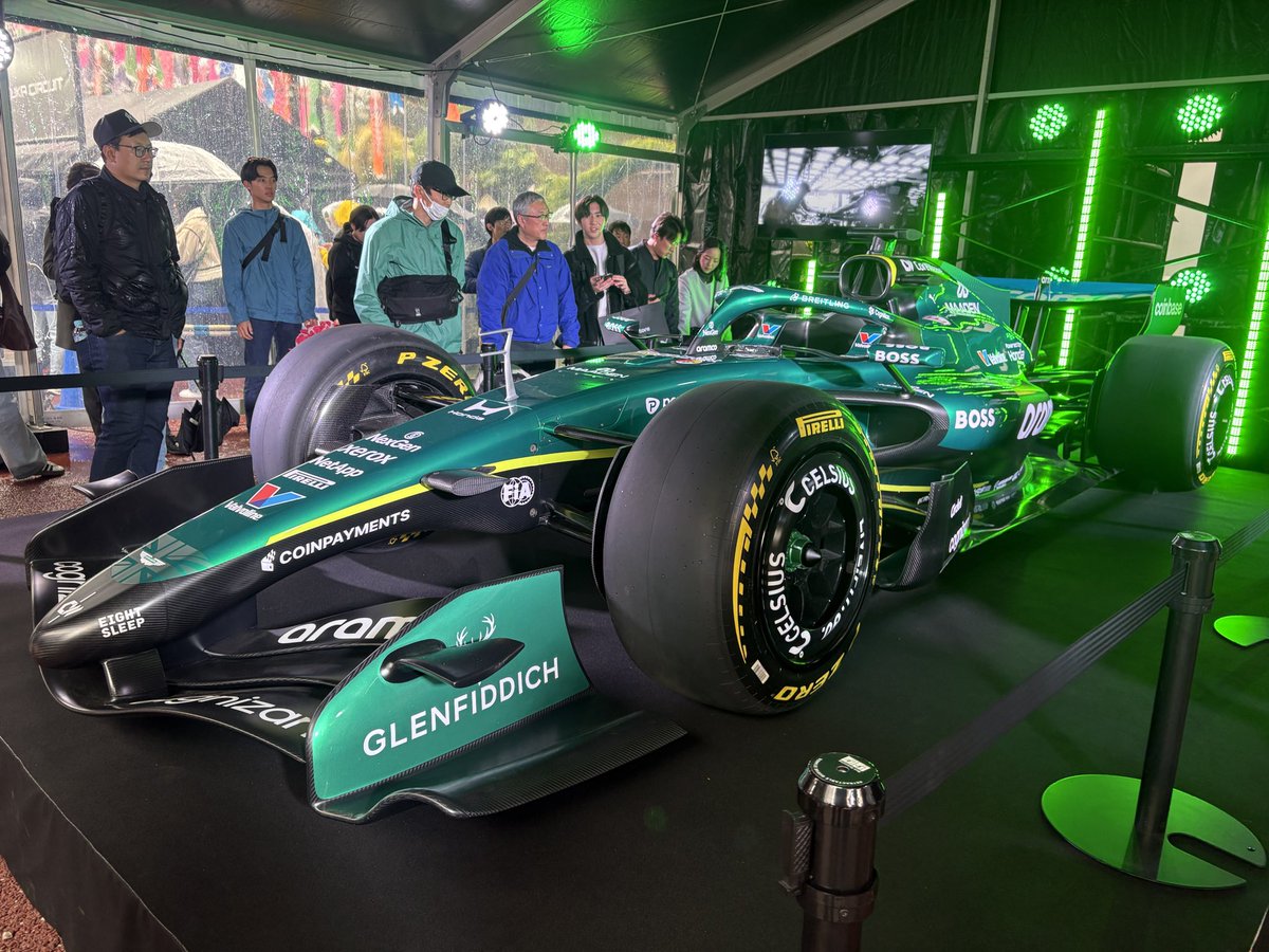 T45220253's tweet photo. F1イベントを見に東京タワーまで https://t.co/3AWNCk9hjE