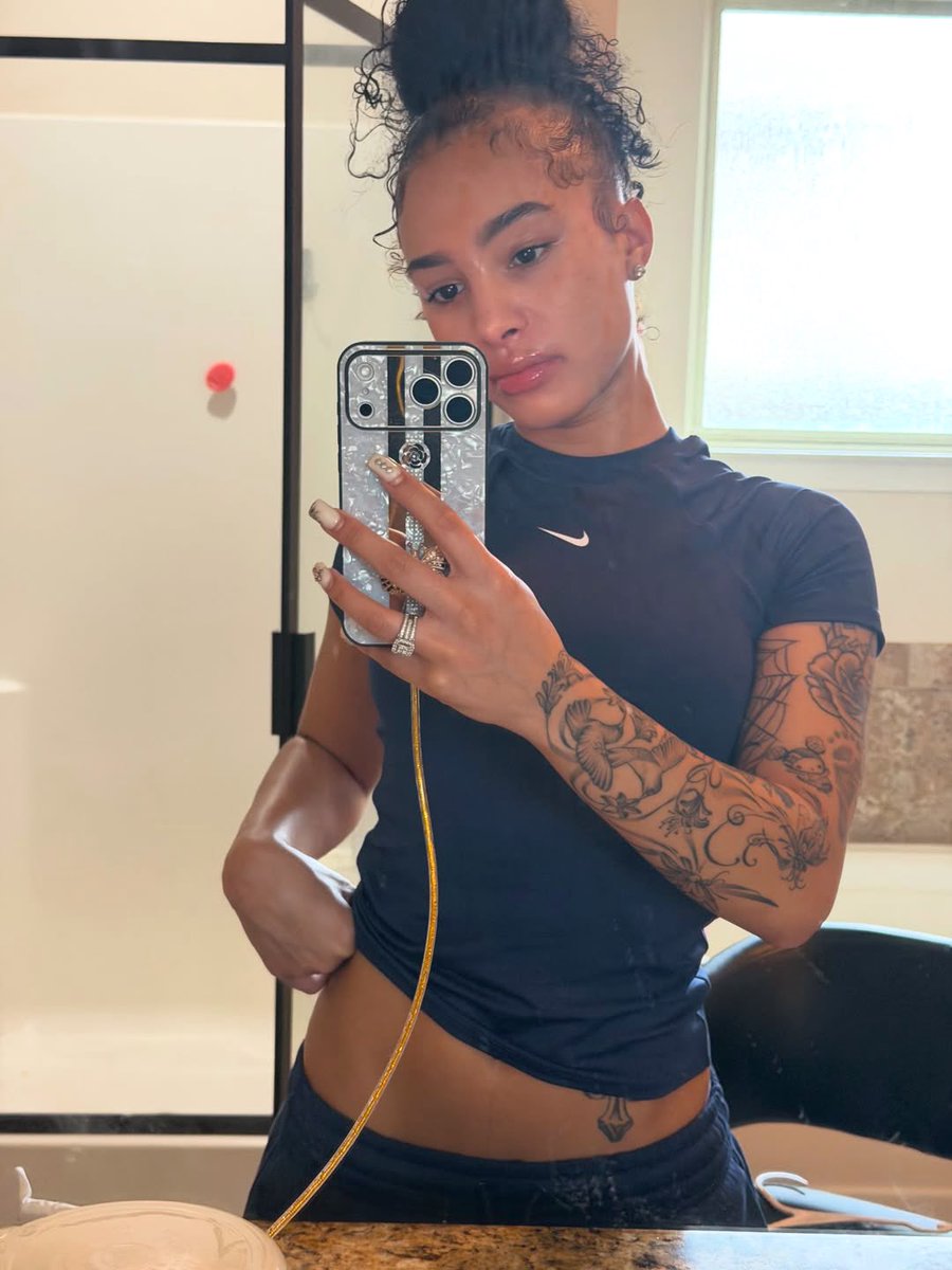 ⤷ yazmin ˎˊ˗ tweet media