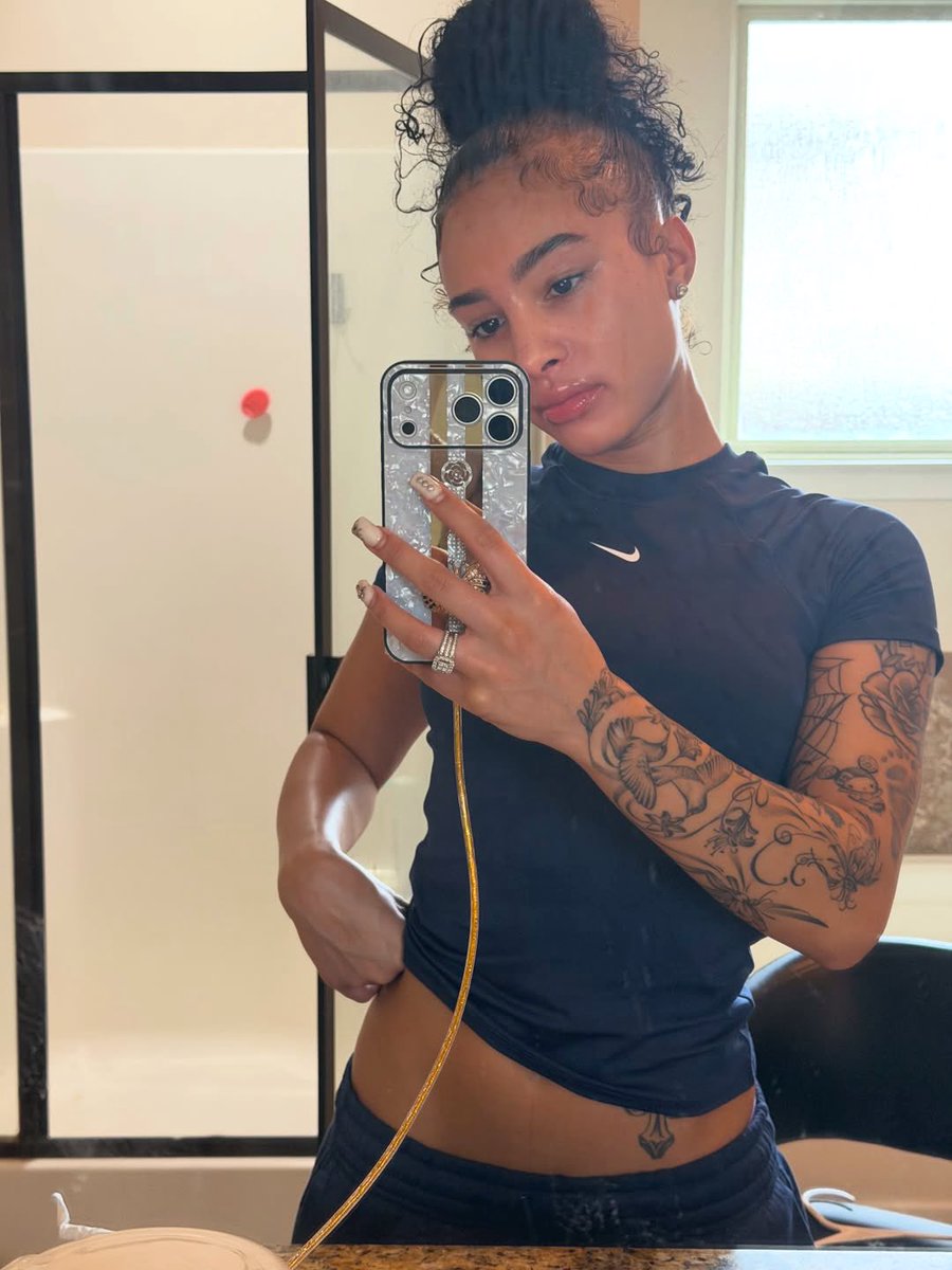 ⤷ yazmin ˎˊ˗ tweet media