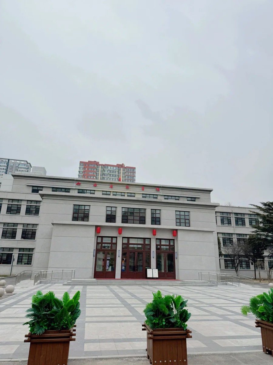 Roxanne-Marie tweet media