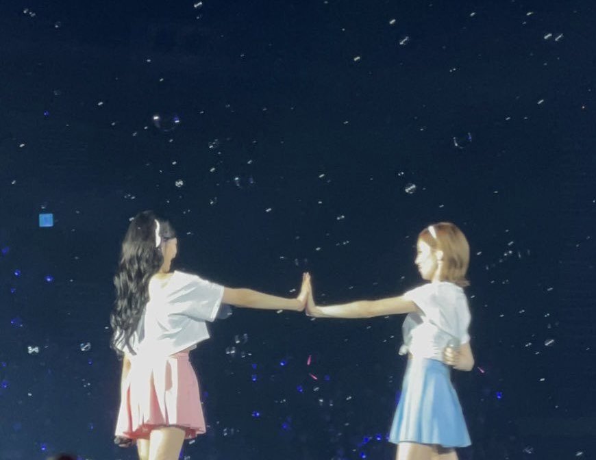 titaeny's tweet photo. I need a moment https://t.co/BxMfu2yC9m