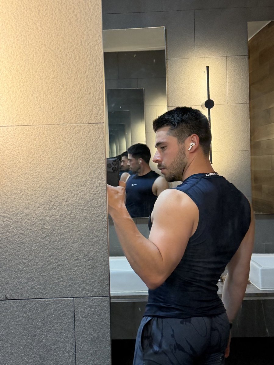 Ojitos de aceituna🫒 tweet media