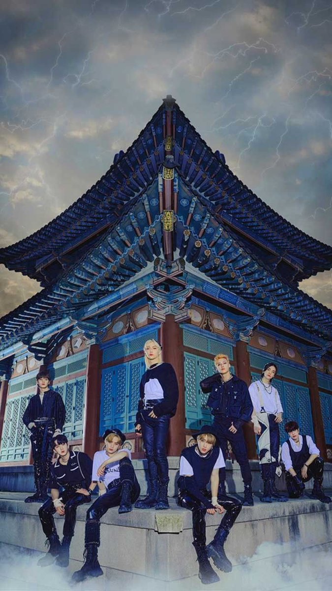 Lunastra Rae tweet media