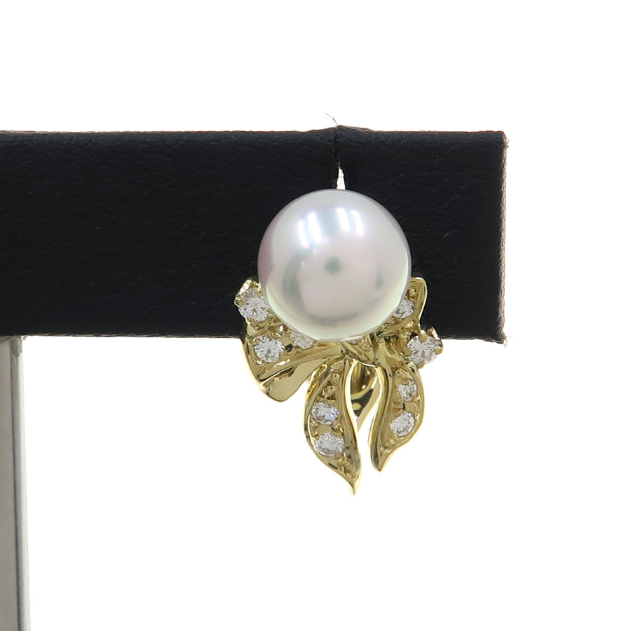 ミキモト、パールダイヤイヤリングのご紹介です。
Introducing Mikimoto's pearl and diamond earrings.

リボンとパールの組み合わせが可愛いですね。
The combination of ribbons and pearls is lovely.

sanoya.co.jp/ec/products/de…

Welcome to SANOYA.
Duty Free Discount Coupon!
Please use the