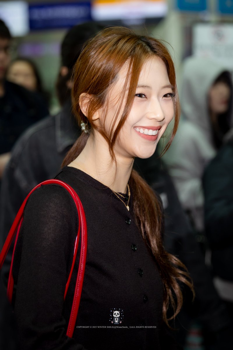 Winter Smil3 🐼❄️ tweet media