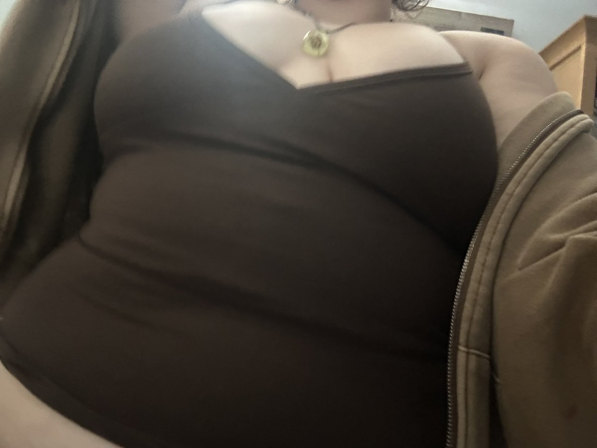 sophisgone's tweet photo. enjoying the view? 
#findom #goddess #paypig #subneeded https://t.co/RNUb1aG2zT