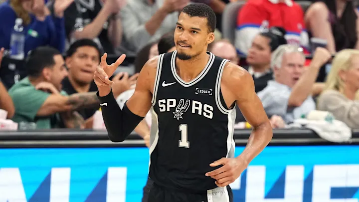 Spurs Lead tweet media