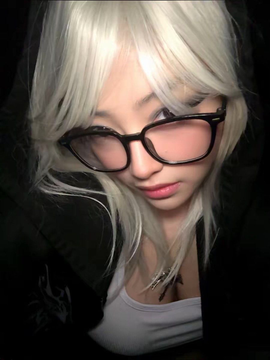 riri ۶ৎ tweet media