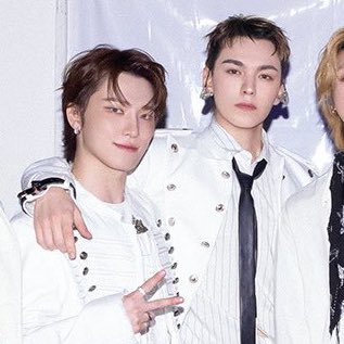 ña 🦦 tweet media