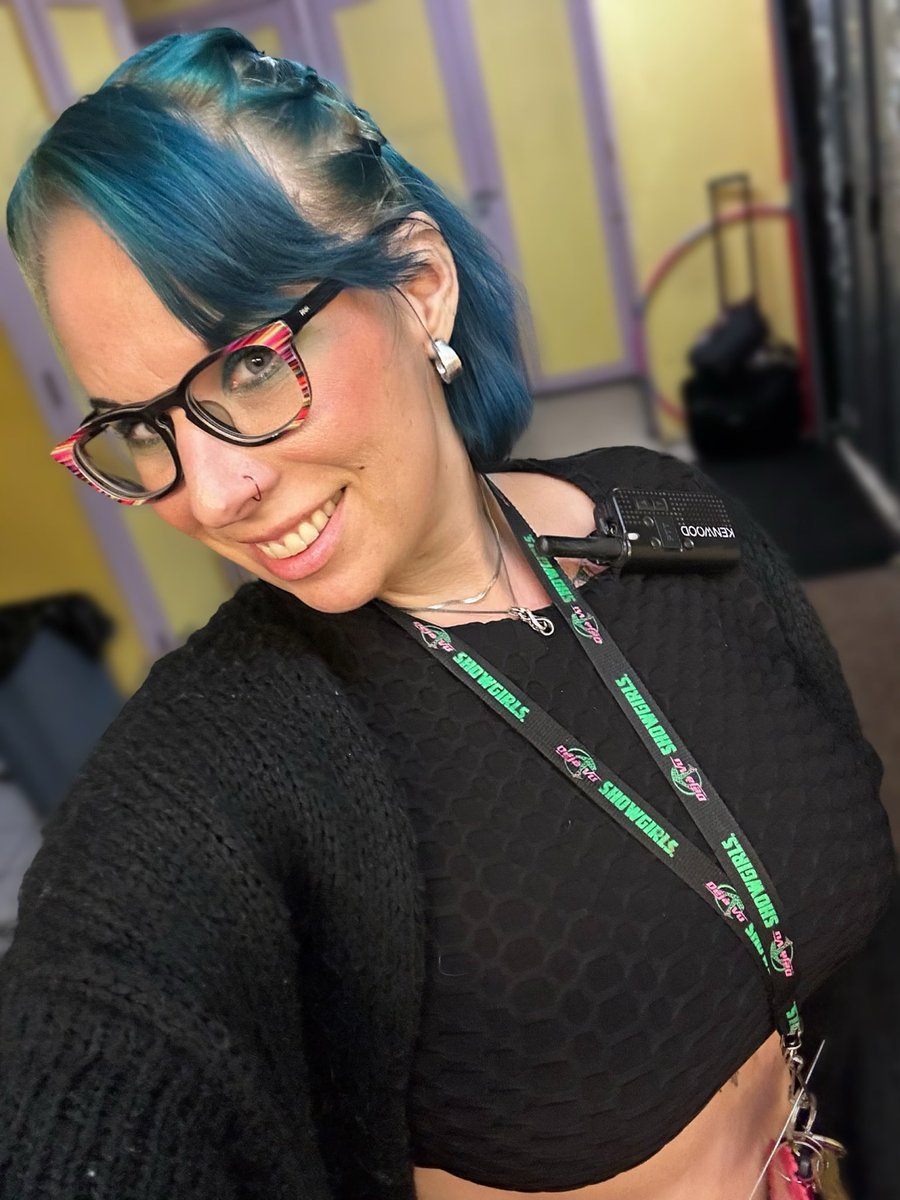 Eliza Victoria XXXO tweet media