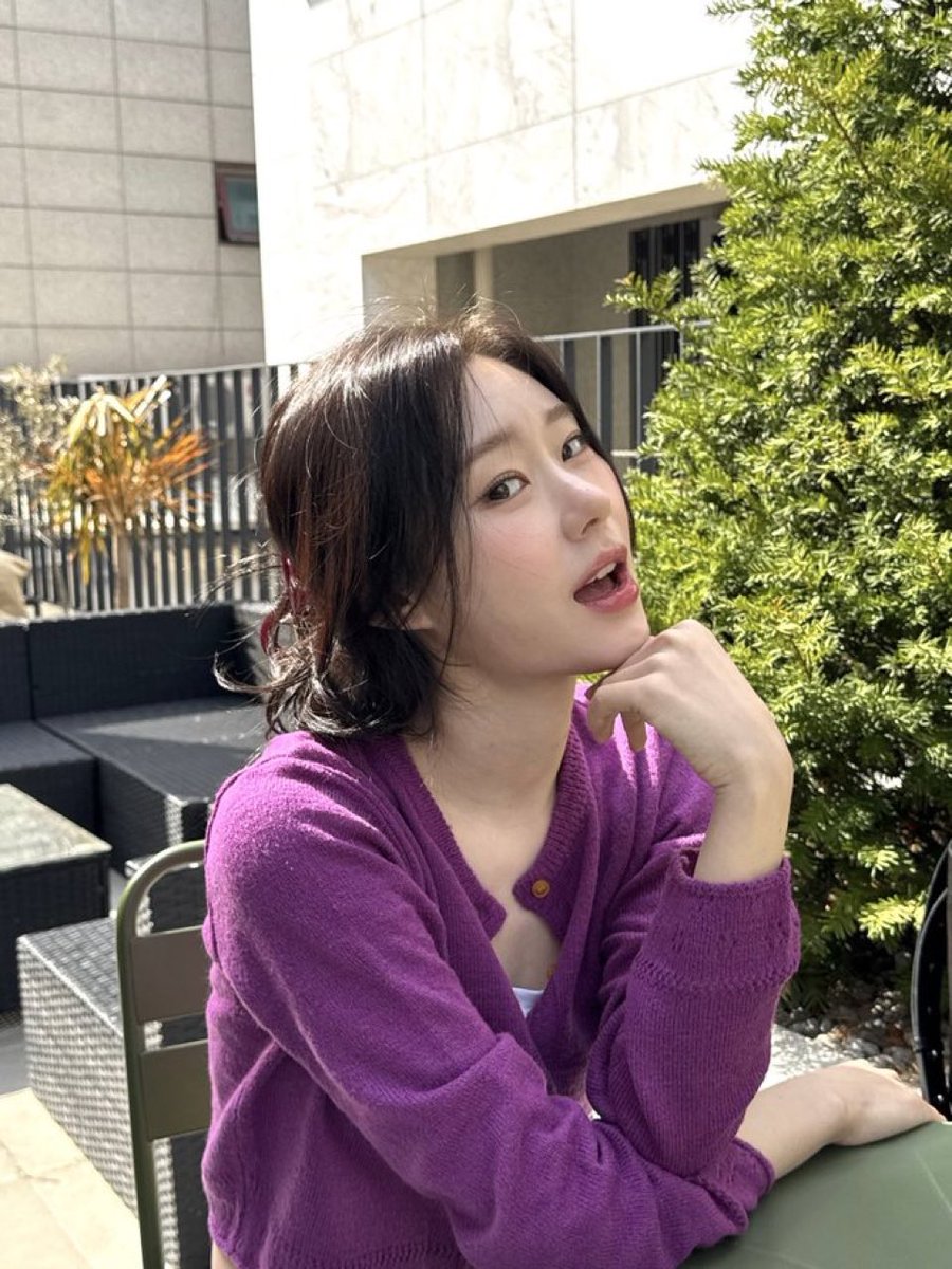 chaeryeong moments that could kill a sapphic tweet media