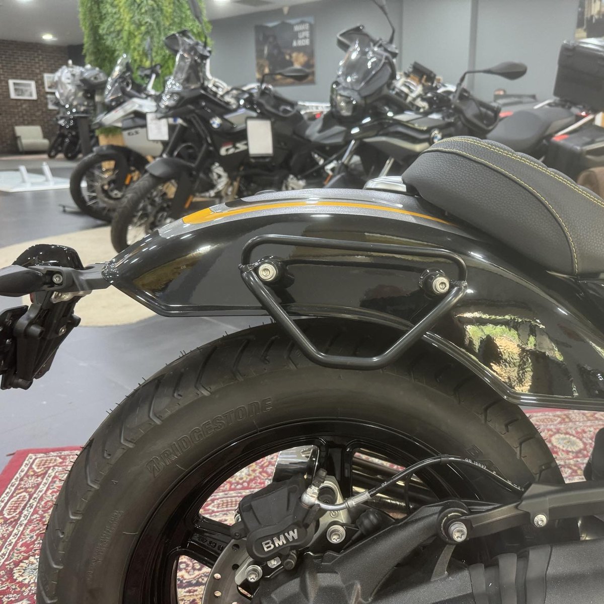 lapoderosa_jp's tweet photo. 完売しておりましたBMW R12用ブラケット再入荷しております！
https://t.co/biKe4rDAYm https://t.co/xxZez6AE8A