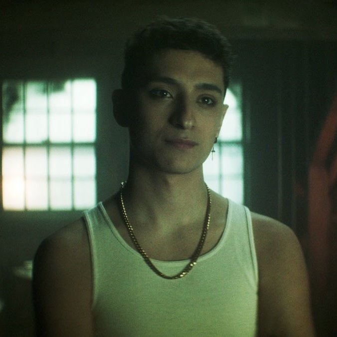 V 👻 #SaveDeadBoyDetectives tweet media