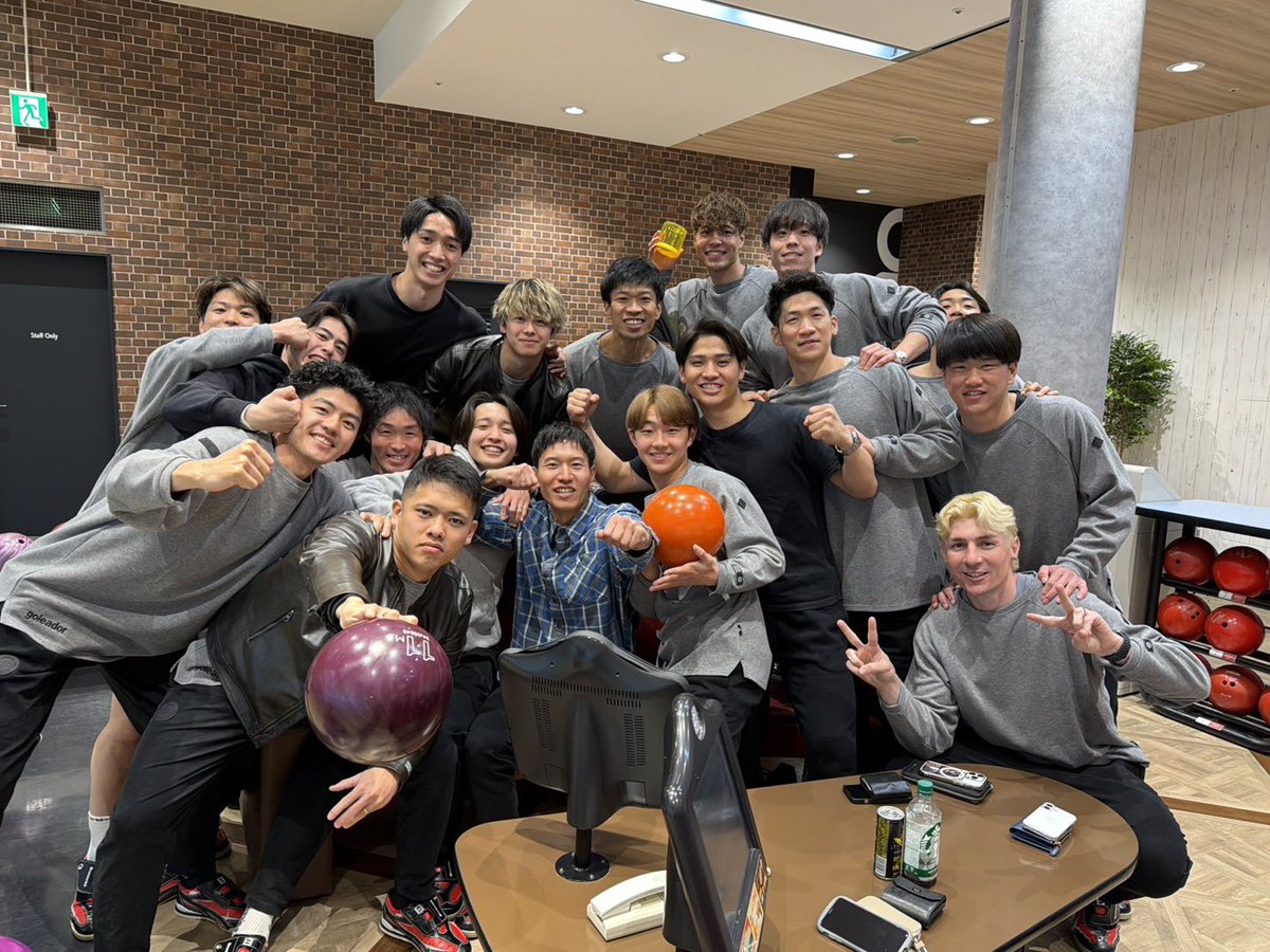 SBFC_RYOYA's tweet photo. 納会をもって、今シーズンの活動が終了しました。

悔しい結果で終わってしまいましたが、最高なメンバーでフットサルができて良かったです。

来シーズンもよろしくお願いします！
.
.
.
#bellmare_F
#Chanceempowerment
#メットライフ生命Fリーグ
#湘南ベルマーレフットサルクラブ https://t.co/x8N79tW3ji