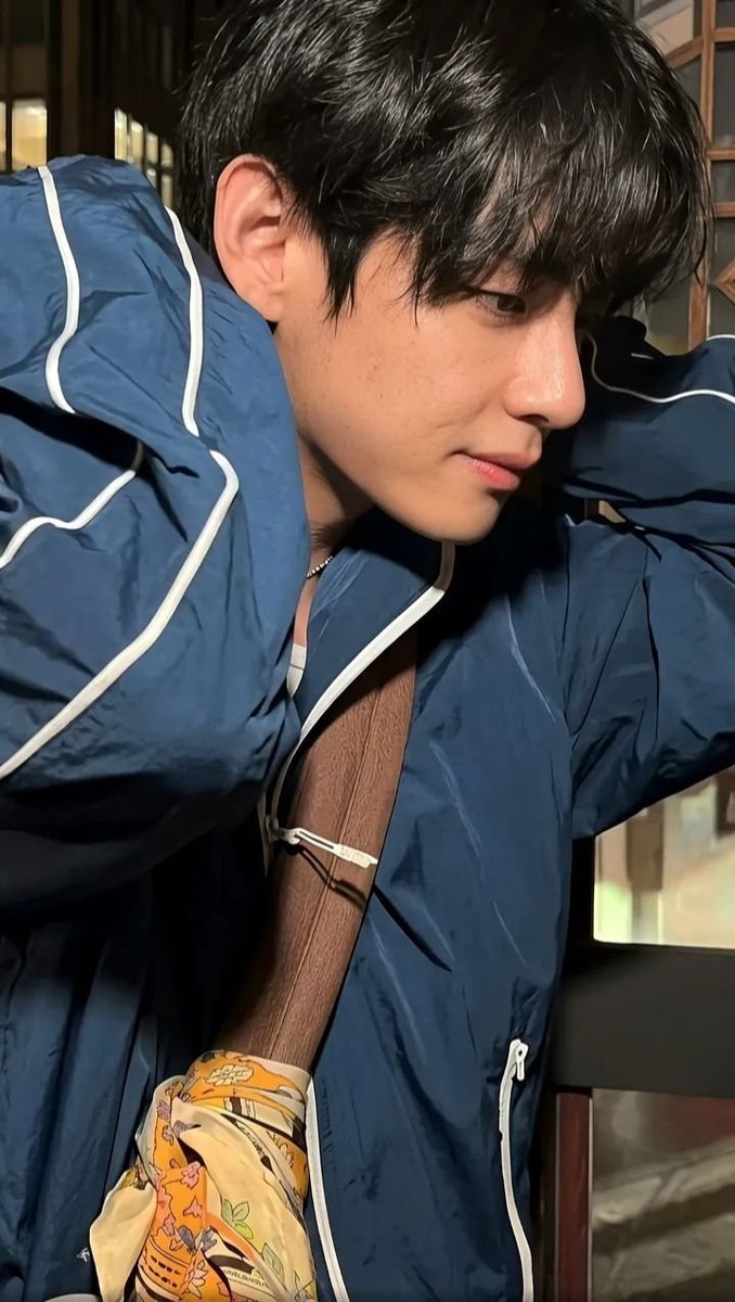 Kim Taehyung (BTS) tweet media