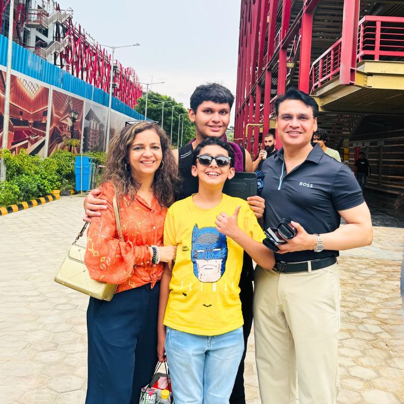 shilpaaroras's tweet image. Did everything right - startup, team, Singapore pitch.
Still felt… off.

Then my son said:
“Work for happiness, not just money.”

That changed everything.

Clarity isn’t confusion.
It’s truth trying to speak.

DM “VISION” if you feel it 

#PurposeDriven #MindsetShift