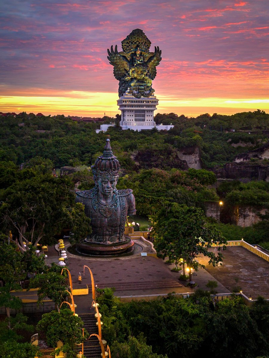 TravelBucketX's tweet photo. Indonesia 🇮🇩 https://t.co/qq48yrNq9V