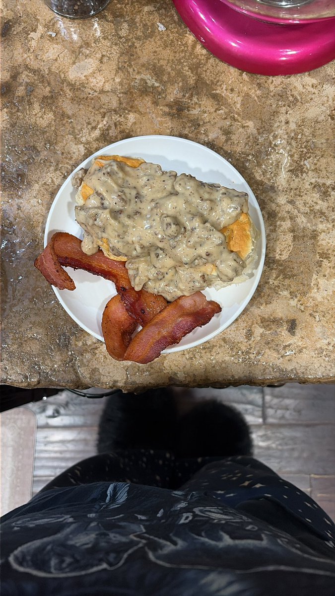 black hunter is REAL! tweet media