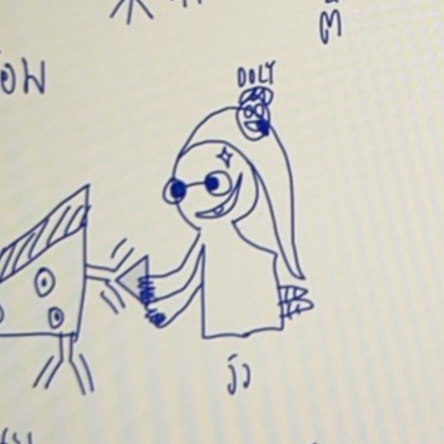 เพื่อนวาด แต่อะไรคือดลลี่อยุ่บนหัวชั้น???