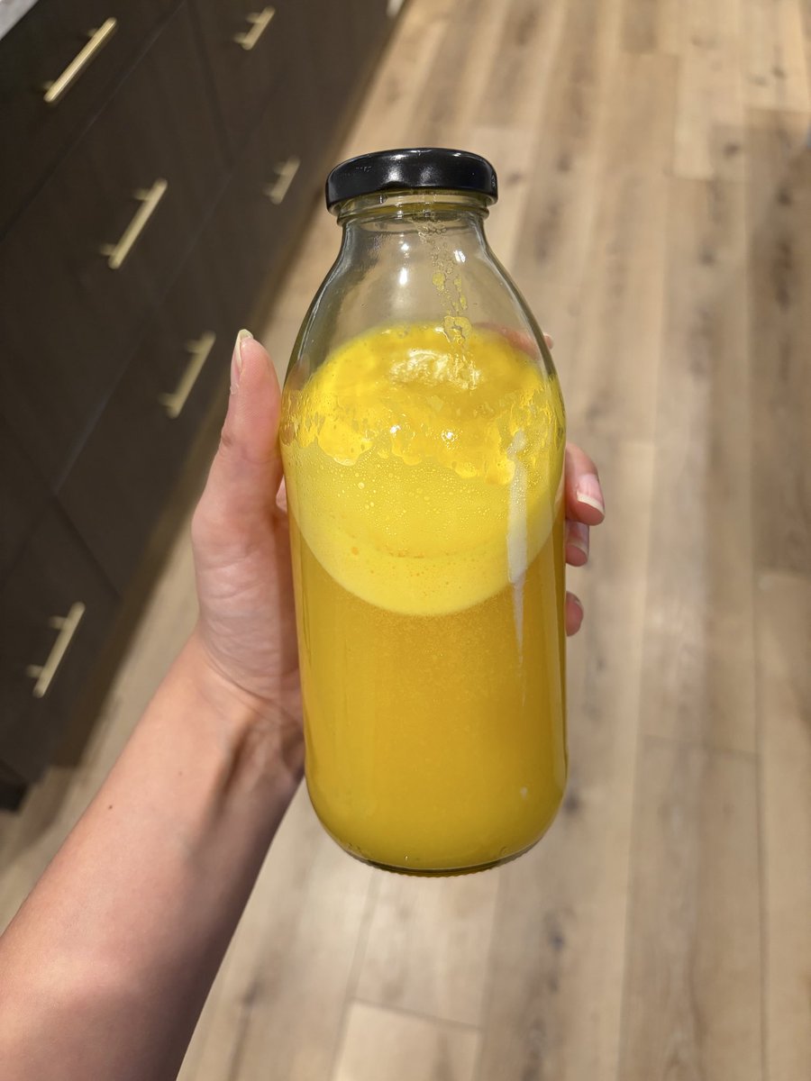 HannahAsHell's tweet photo. didn’t buy enough oranges but it fucks https://t.co/VGSnNocPkp
