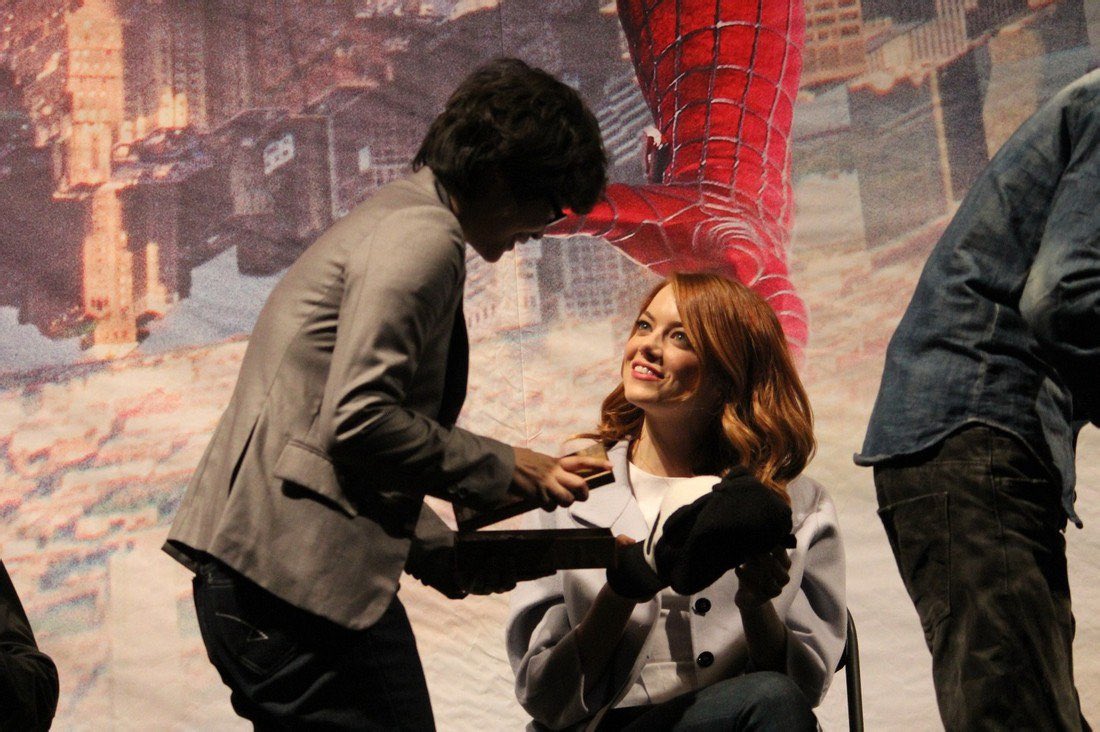 emma stone throwbacks| fan account tweet media