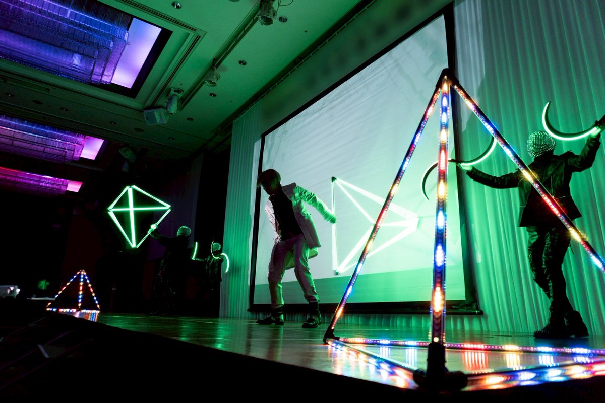 maskedshowman's tweet image. 【MASKED SHOWMAN】
ホテルクレメント徳島で行われた企業様 記念式典にてパフォーマンスショー🔥

今回はマスクドMCも加わり、LEDパフォーマンスやBMXなどバラエティに富んだSHOW TIMEでした⚡️

#MASKEDSHOWMAN
#マスクドショーマン
#LEDperformance
#LEDパフォーマンス