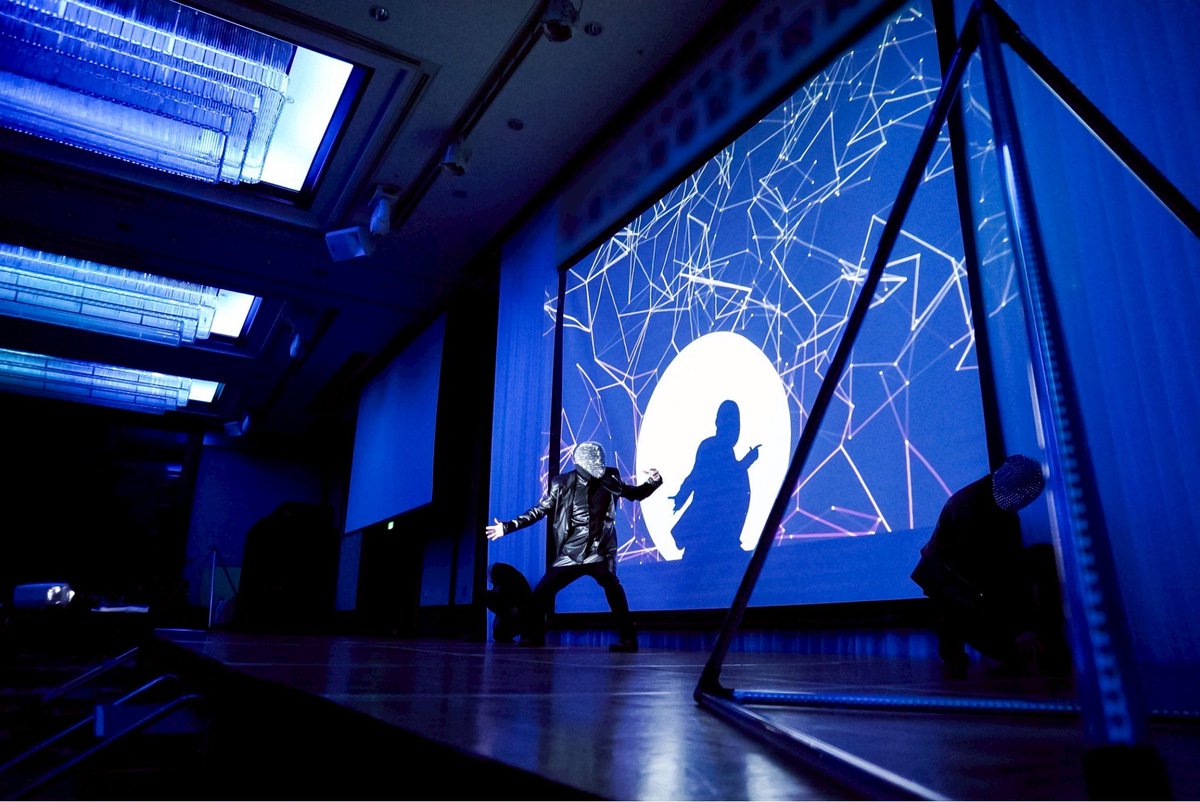 maskedshowman's tweet image. 【MASKED SHOWMAN】
ホテルクレメント徳島で行われた企業様 記念式典にてパフォーマンスショー🔥

今回はマスクドMCも加わり、LEDパフォーマンスやBMXなどバラエティに富んだSHOW TIMEでした⚡️

#MASKEDSHOWMAN
#マスクドショーマン
#LEDperformance
#LEDパフォーマンス