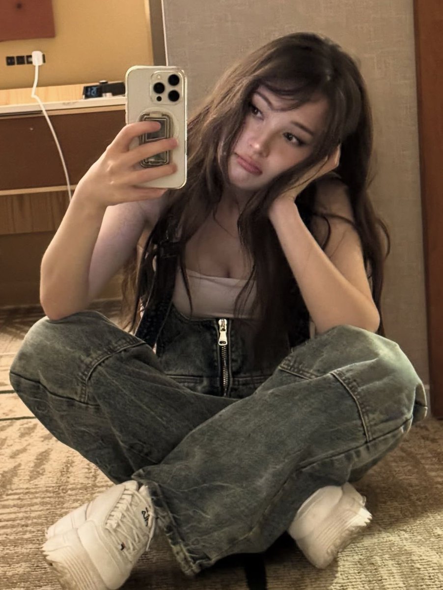 mar ❨・¨⬮ tweet media