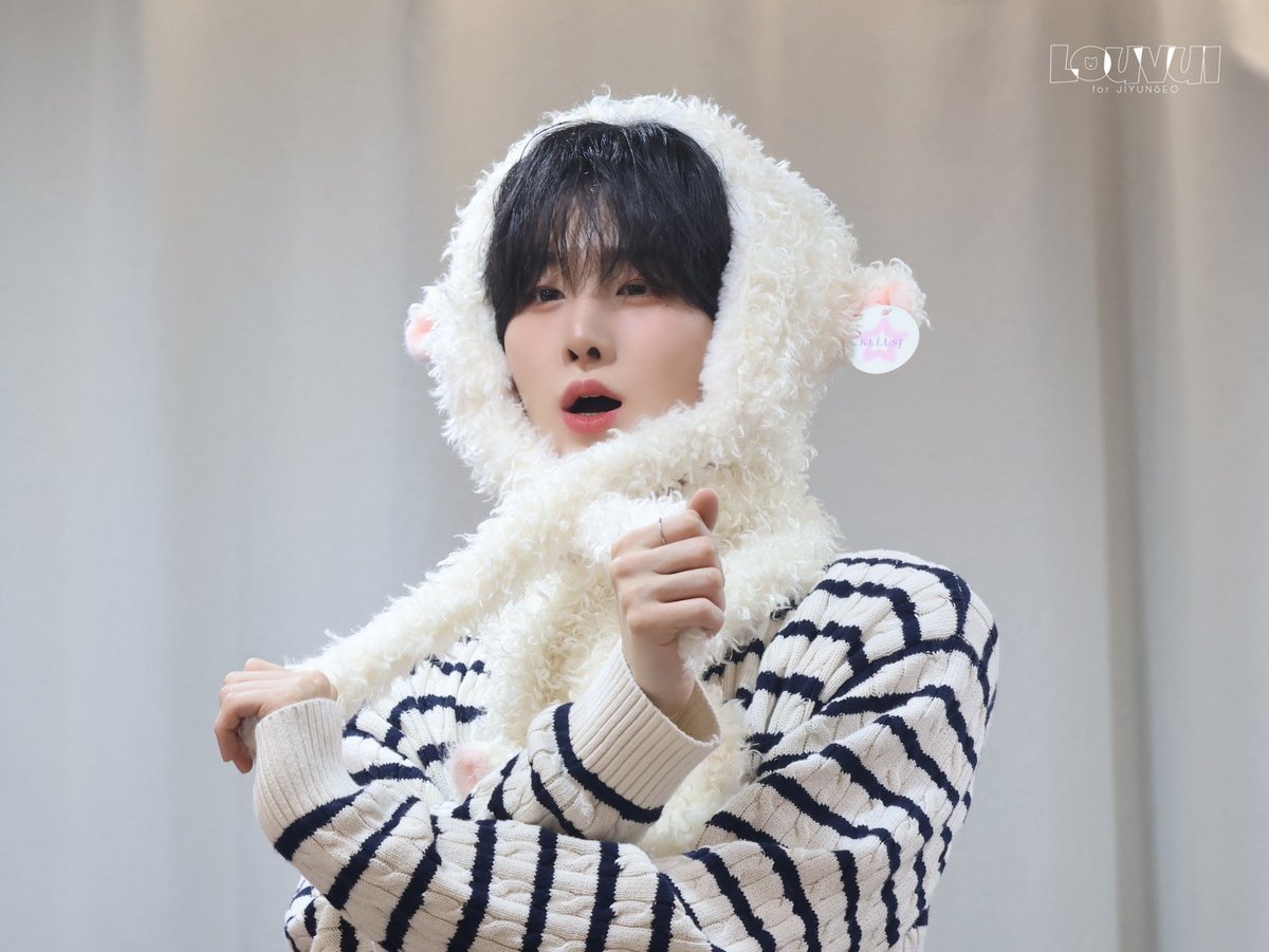 J1YUNSEO's tweet photo. 251213 🐑

#지윤서 #JIYUNSEO #ユンソ #チユンソ https://t.co/4SDJsrkPWC