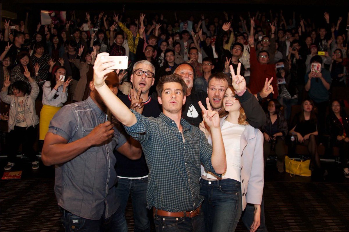 emma stone throwbacks| fan account tweet media