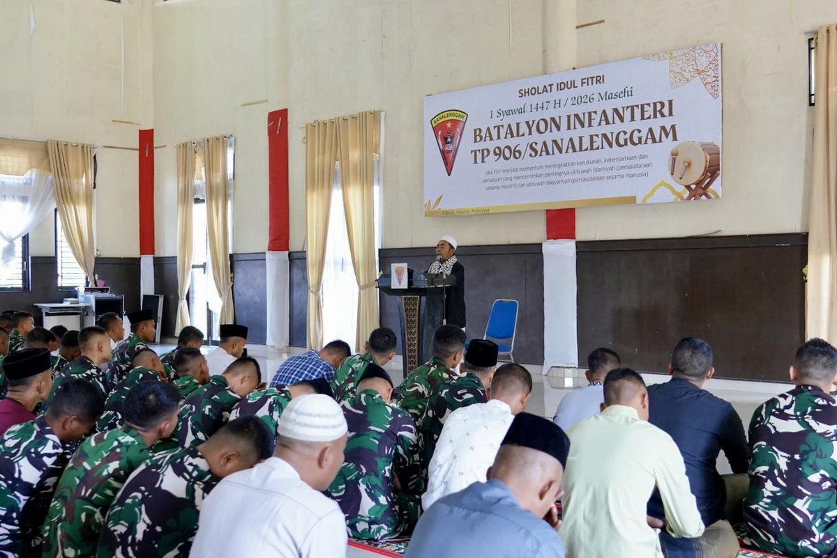 Yoniftp906SLG's tweet photo. Komandan Yonif TP 906/Sanalenggam dan Ketua Persit KCK Ranting 4 Yonif TP 906 Cabang XXIII PD I/Bukit Barisan beserta Keluarga Besar Yonif TP 906/SLG Melaksanakan Shalat Idul Fitri 1 Sawal 1447 H yang dirangkaikan dengan Halal Bihalal.
Pakpak Bharat, 21 Maret 2026

#Yonif906SLG https://t.co/dvacGl0DIo