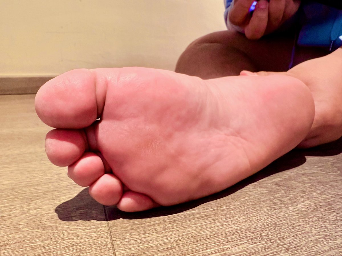 Isolated tweet media