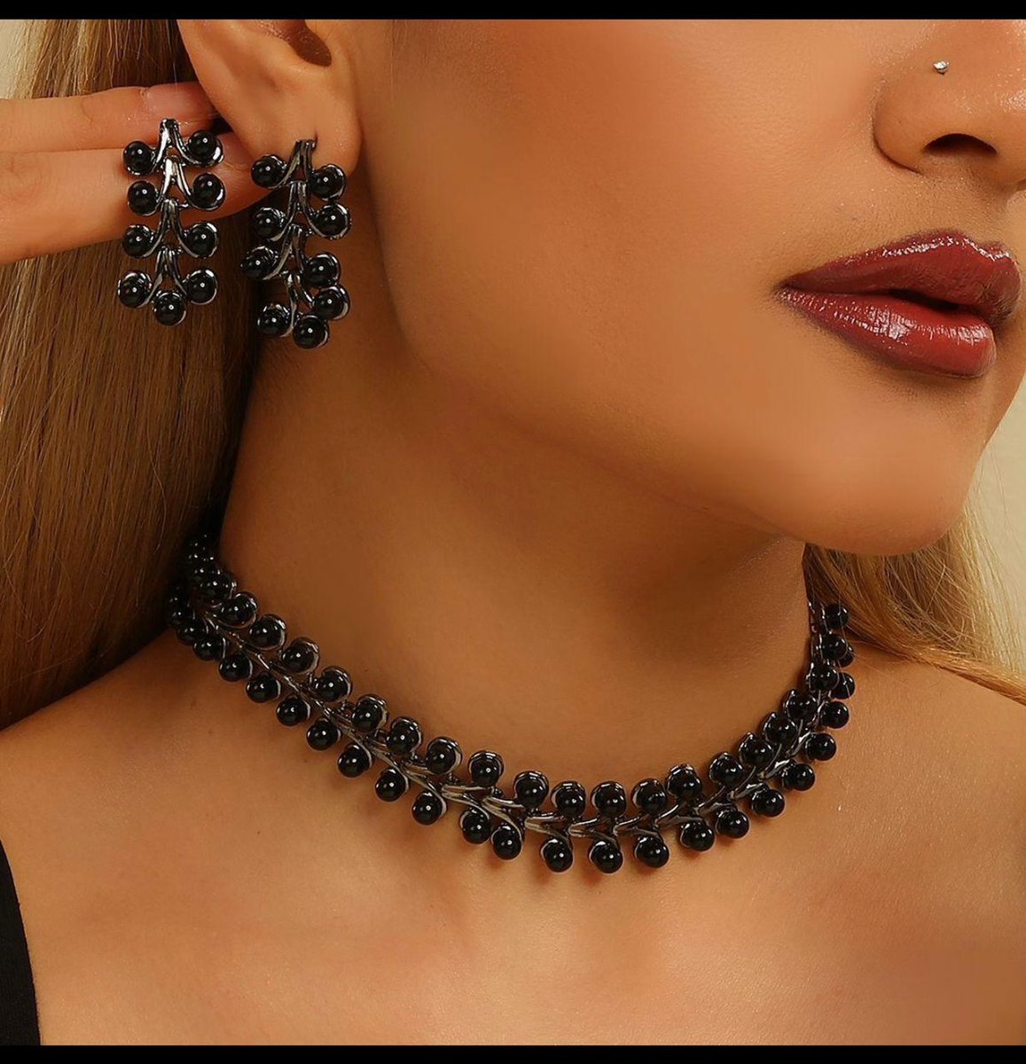 MeritJ10871's tweet image. 🖤✨ Elegance in every detail ✨🖤
This black bead set is giving class, confidence, and timeless beauty 😍.
💰 Price: ₦15,000
Less shine… more statement 🖤
#Moxiescollection #BlackElegance #TimelessStyle #SoftLuxury #BeadedBeauty #ClassyLooks #AffordableLuxury