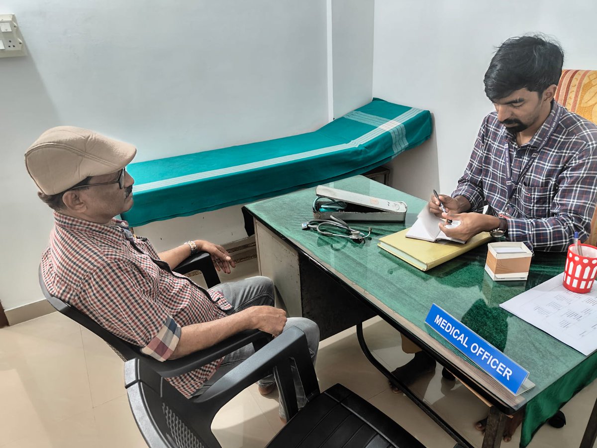 DGLabourWelfare's tweet photo. The Labour Welfare Organisation (LWO), Trivandrum, under the Directorate General Labour Welfare - MoL&E, continues to organise medical camps for the health and well-being of registered beedi workers.
#HealthCamp #BeediWorkers #WorkersWelfare #DGLW #LabourWelfare @LabourMinistry https://t.co/r2IjKprOUE
