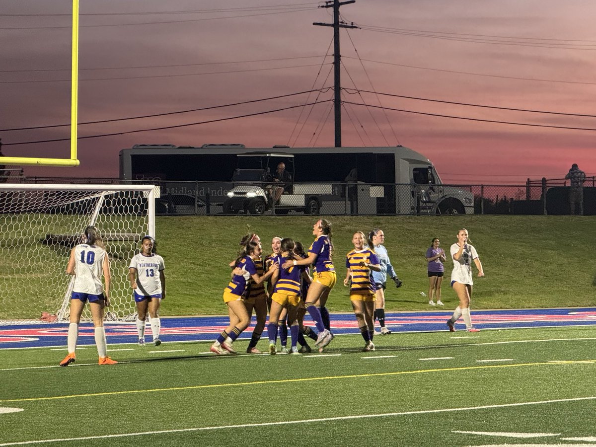 Amanda Lopez tweet media