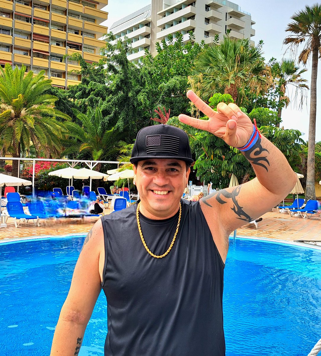 GRACIAS A TODOS POR SUS SALUDOS DE CUMPLEAÑOS 
25/03/1977 PAAAA jajajaja
ESTOY MUY BIEN ( 49 )
ESTOY BENDECIDO 
GRACIAS DIOS SIEMPRE 
PA'LANTE A LANTE 
SERGIO ARANDA