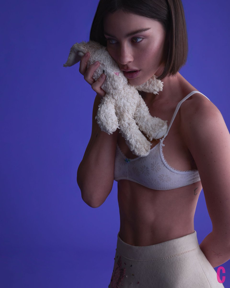 Daily Celebs tweet media