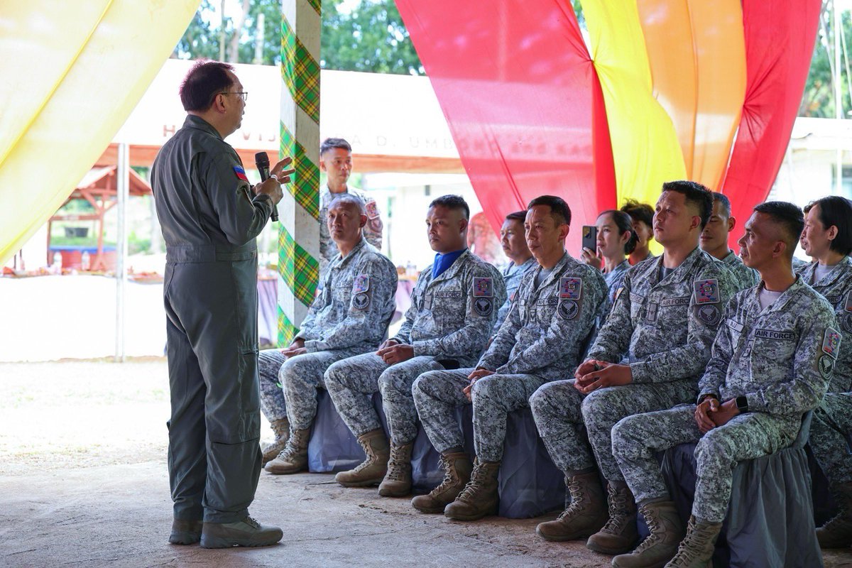 Philippine Air Force tweet media