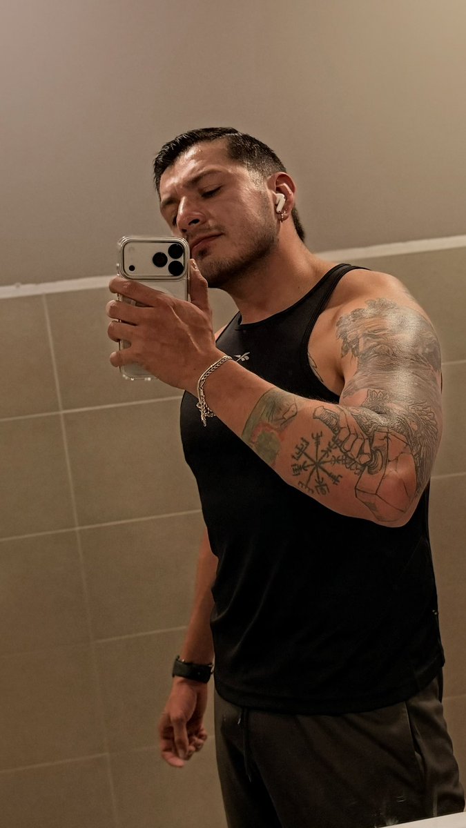 Sebastián. tweet media