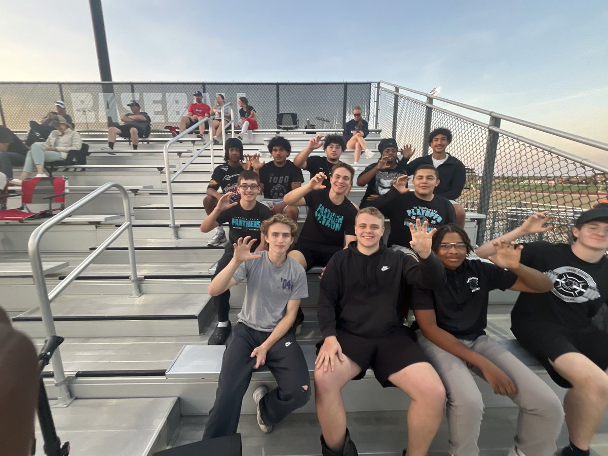 VincentVer42459's tweet photo. Team PWA showing support to are boys Baseball and Soccer teams @Caleb_Oden8 @dezlewis13 @clintsurratt @PCHSfriscoFB https://t.co/xAMZVqRRlQ