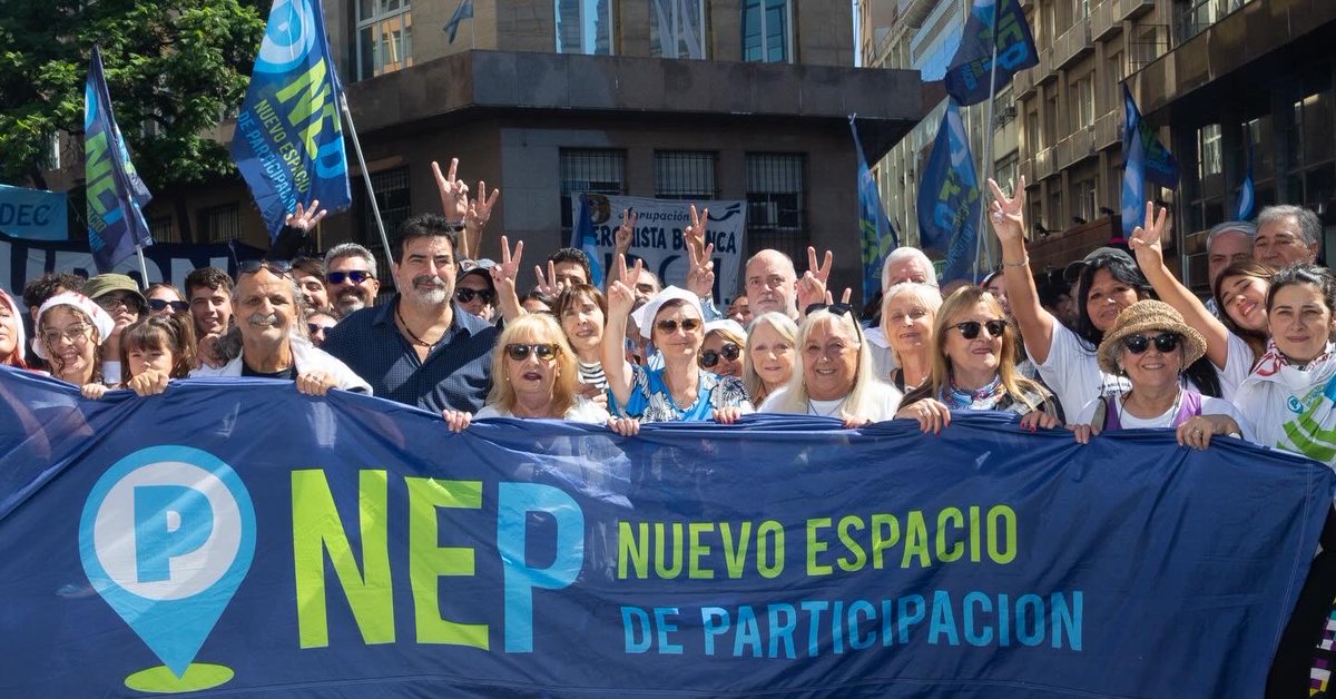 Kelly Olmos tweet media