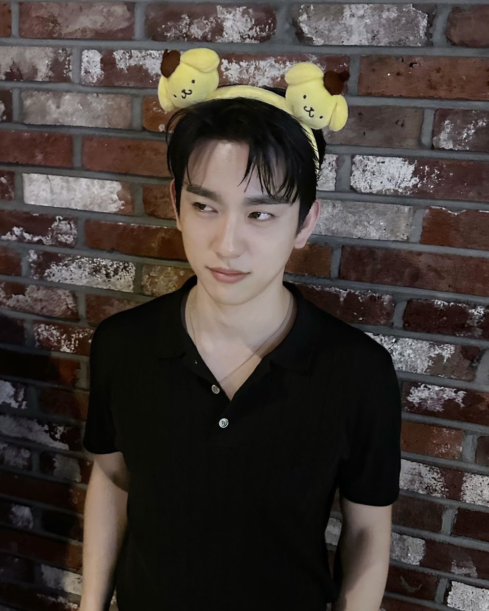 jinyoung tweet media