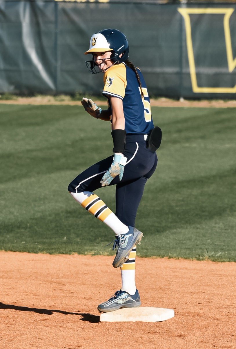 brookeboschele's tweet photo. South vs North 💙

#southiredell #softball #catcher #catcherlifestyle #highschool https://t.co/BiRvKrZ1xX