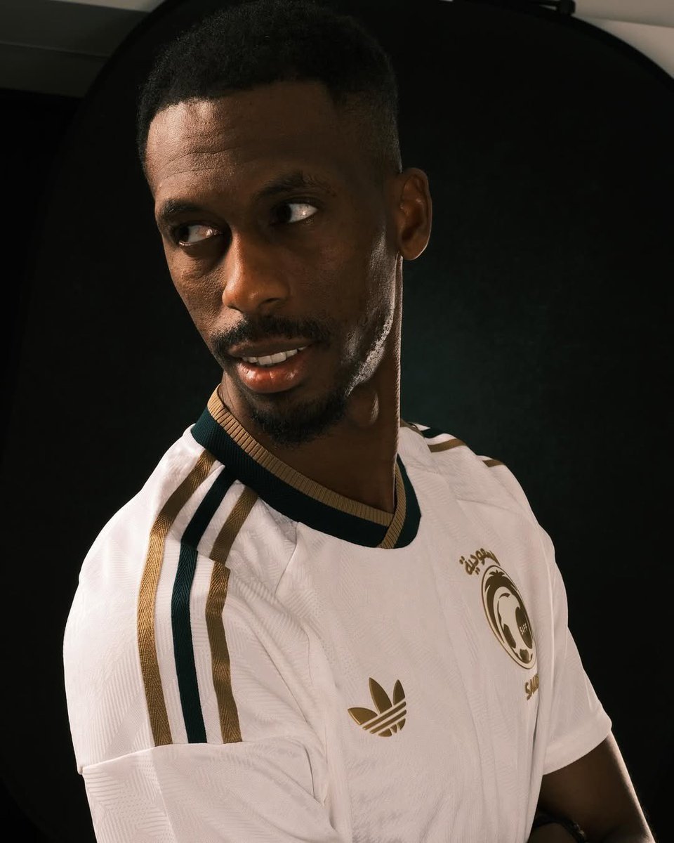 المدرج الأزرق tweet media