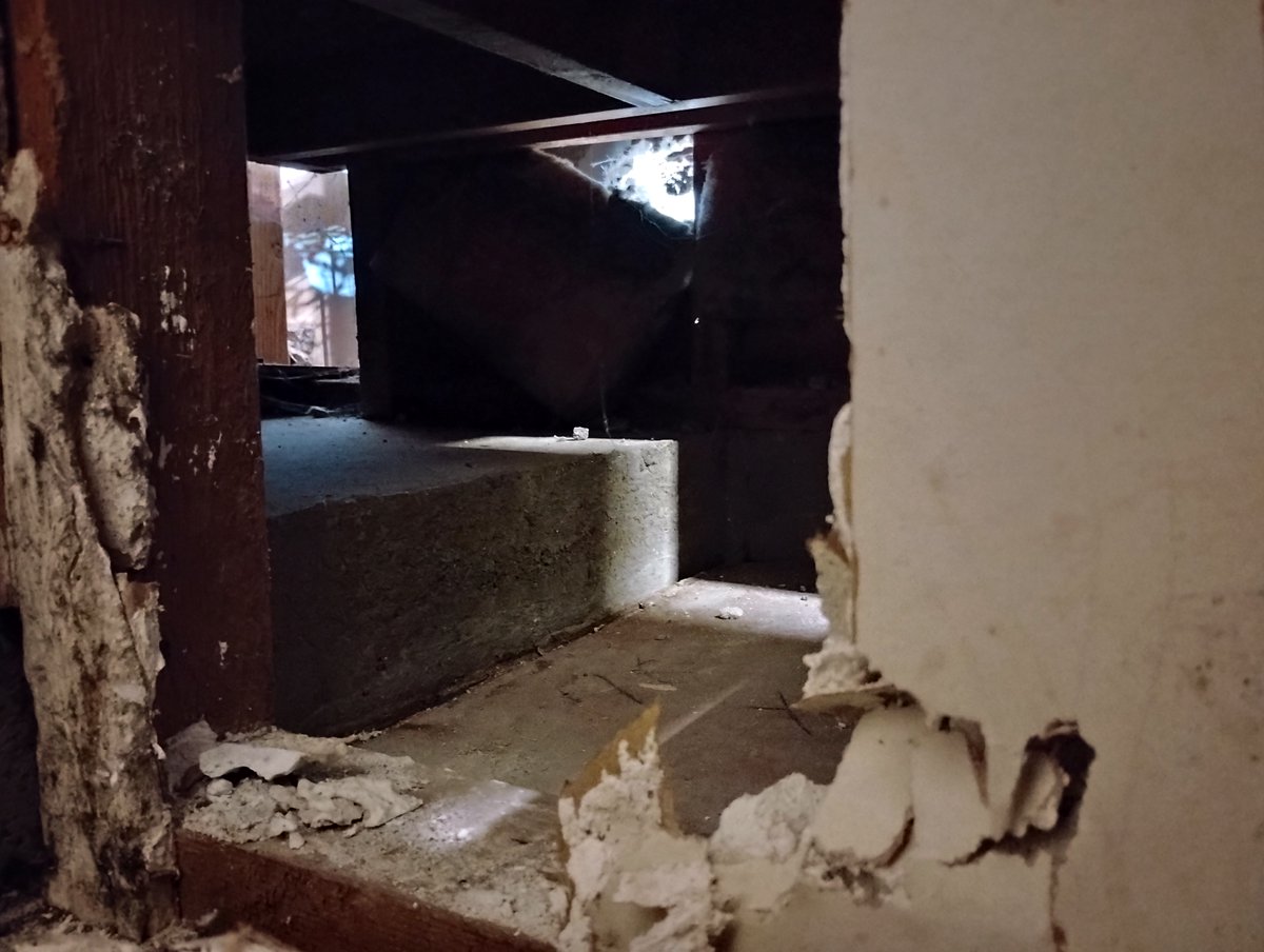 Occupy007's tweet photo. cc @FBISanDiego @LaraLogan @ElonMusk

The hidden steel plate described in the link below is marked 18 x 22 with a black marker, and I believe there is a underground room or tunnel under it, possibly with stairs. The top left corner of the steel plate in picture is under 2 feet away from the shower in the master bedroom, where disturbing child abuse sounds come out from the drain pipe, as described in this https://t.co/flVNLXJv2v posting⚖️