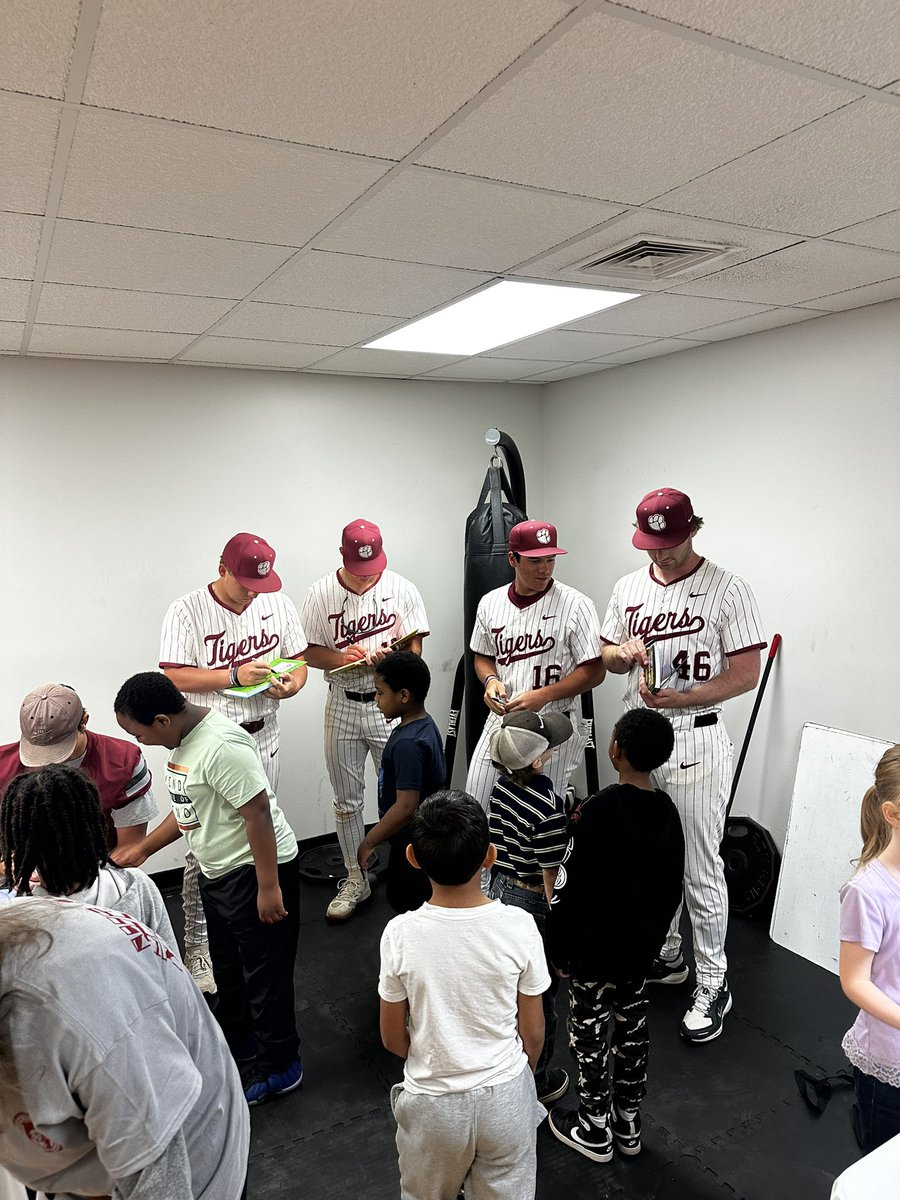 Hampden-Sydney Baseball tweet media