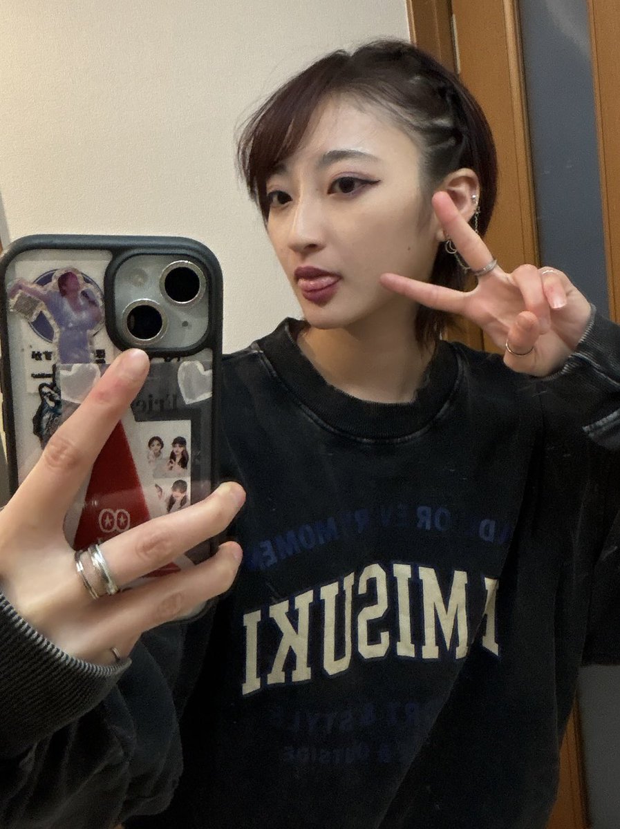 おはよ！
昨日の配信、皆んな来てくれてありがとう！昨日の配信で当日でも各ツアー公演に人が増えてて、沢山来て欲しいな〜て願いながら昨日はめっちゃ早く寝た！w

皆んなは何時に寝た〜？