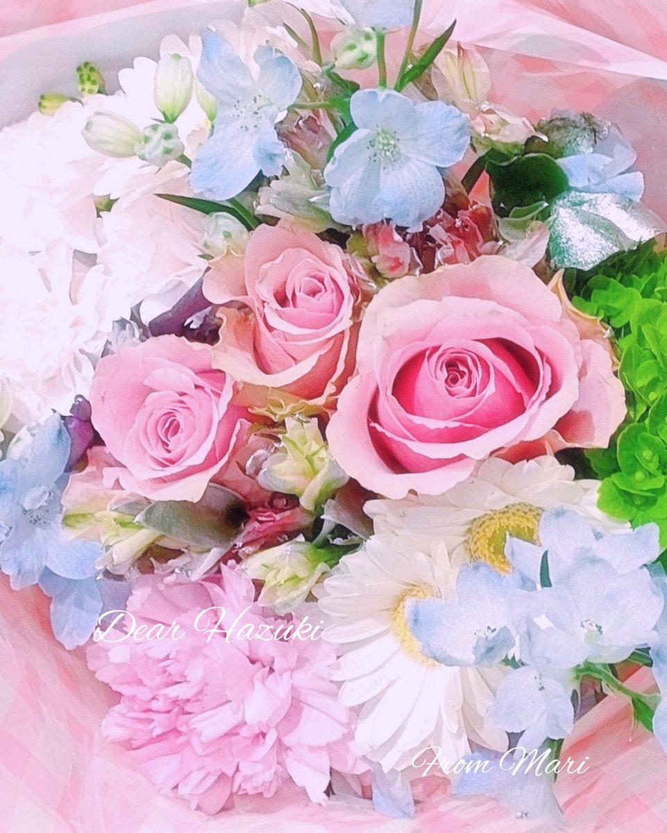 ˖
花束を  君に贈ろう
言いたいこと
きっと  山ほどあるけど
神様しか  知らないまま
今日は贈ろう
涙色の花束を  君に. . .

youtu.be/yCZFof7Y0tQ?si…
花束を君に / 宇多田ヒカル

#空へ送る歌
#花降るように